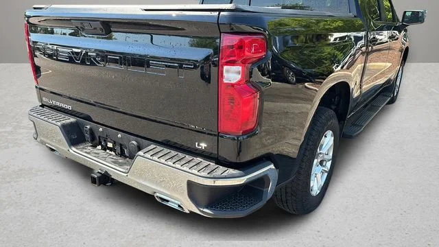 Used 2025 Black Chevrolet LT image 32