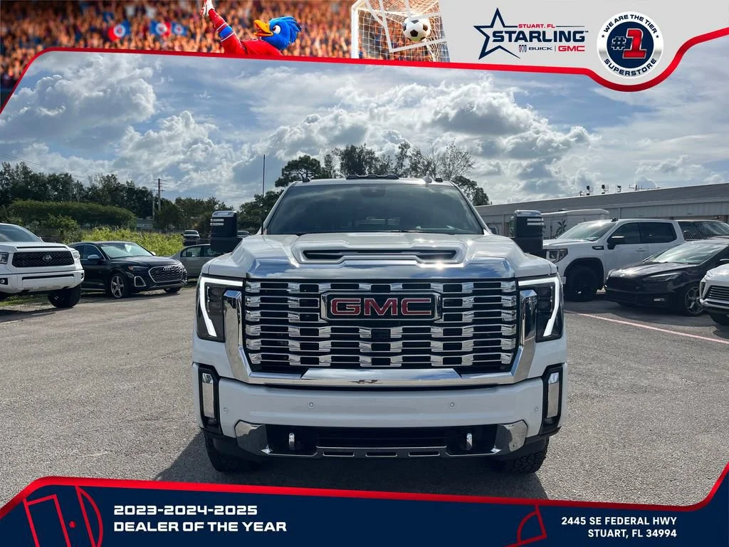 Used 2025 Summit White GMC Denali image 3