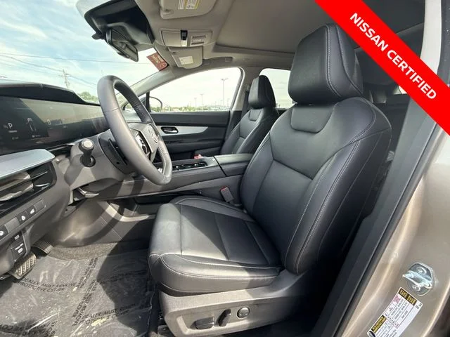 Used 2025 Gold Nissan SL image 11