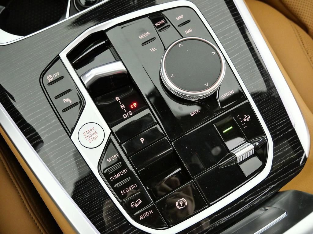 Used 2026 Gray BMW xDrive40i image 49