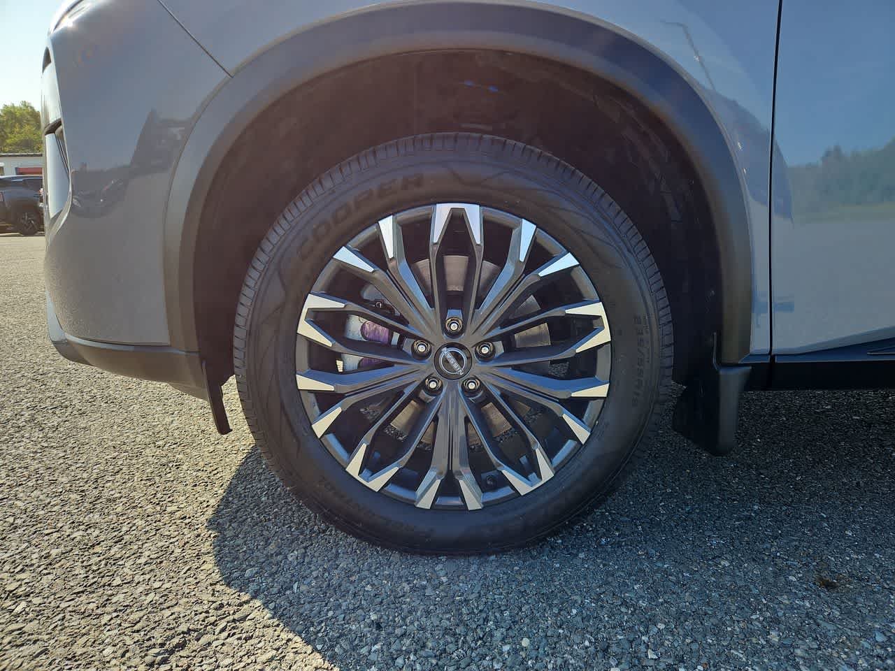 Used 2025 Boulder Gray Pearl Nissan SL image 10