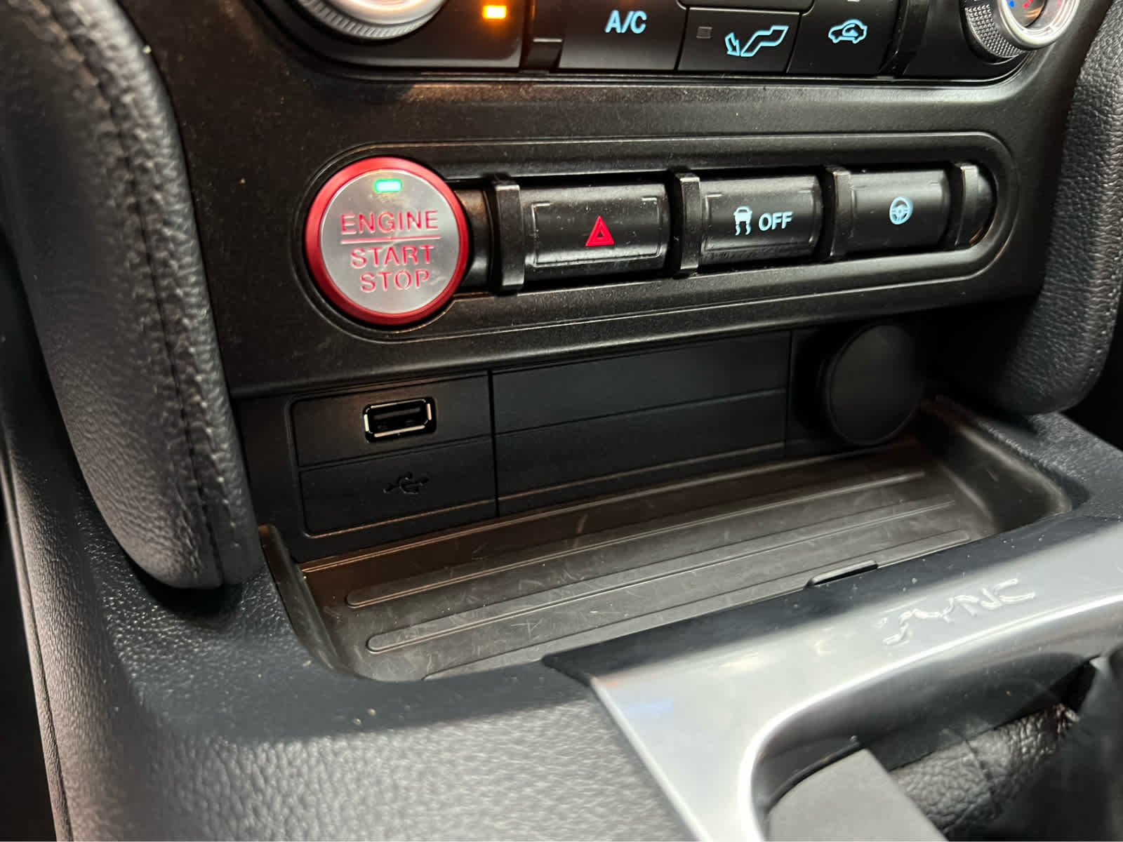 Used 2021 Oxford White Ford GT image 23