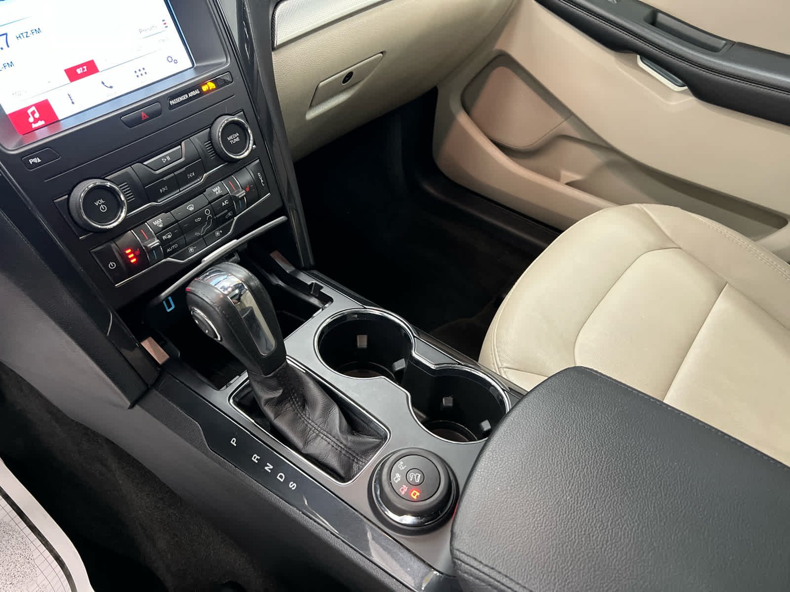 Used 2018 Magnetic Metallic Ford XLT image 23
