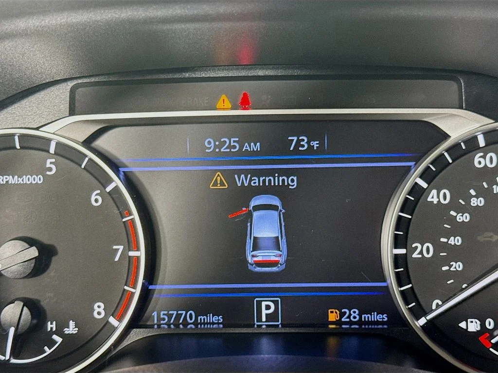 Used 2025 Glacier White Nissan 2.5 SV image 15