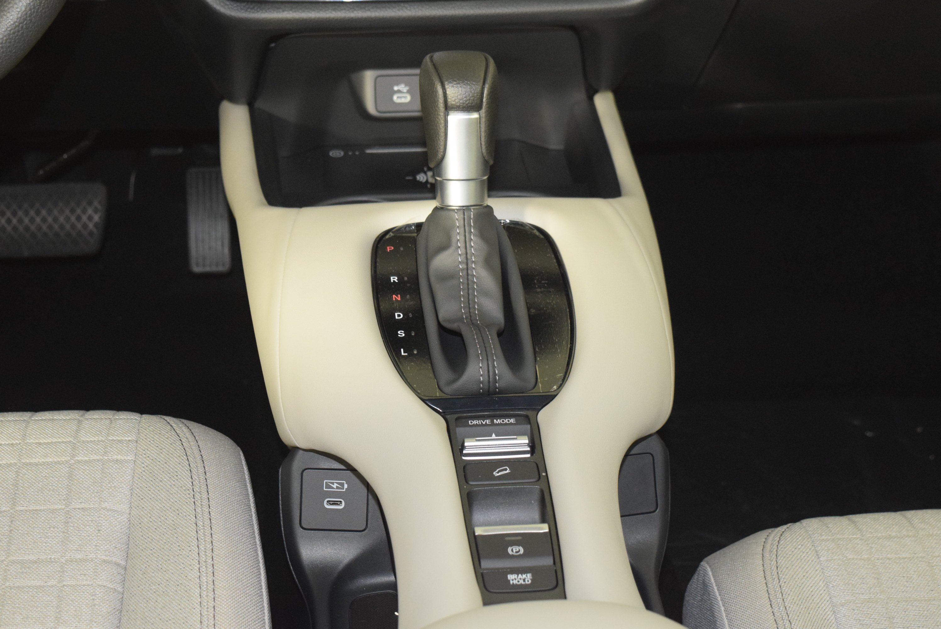 New 2027 Solar Silver Metallic Honda LX image 13