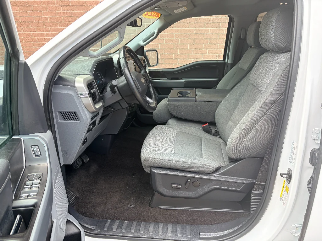 Used 2022 Oxford White Ford XLT image 13