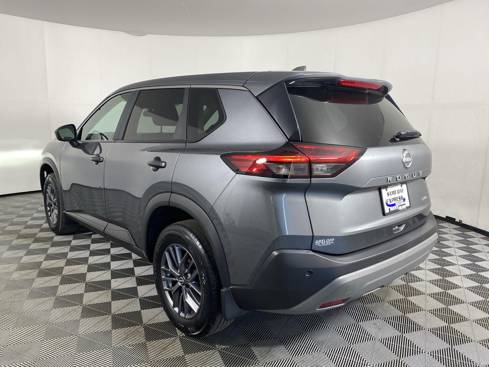 Used 2023 Gun Metallic Nissan S image 5