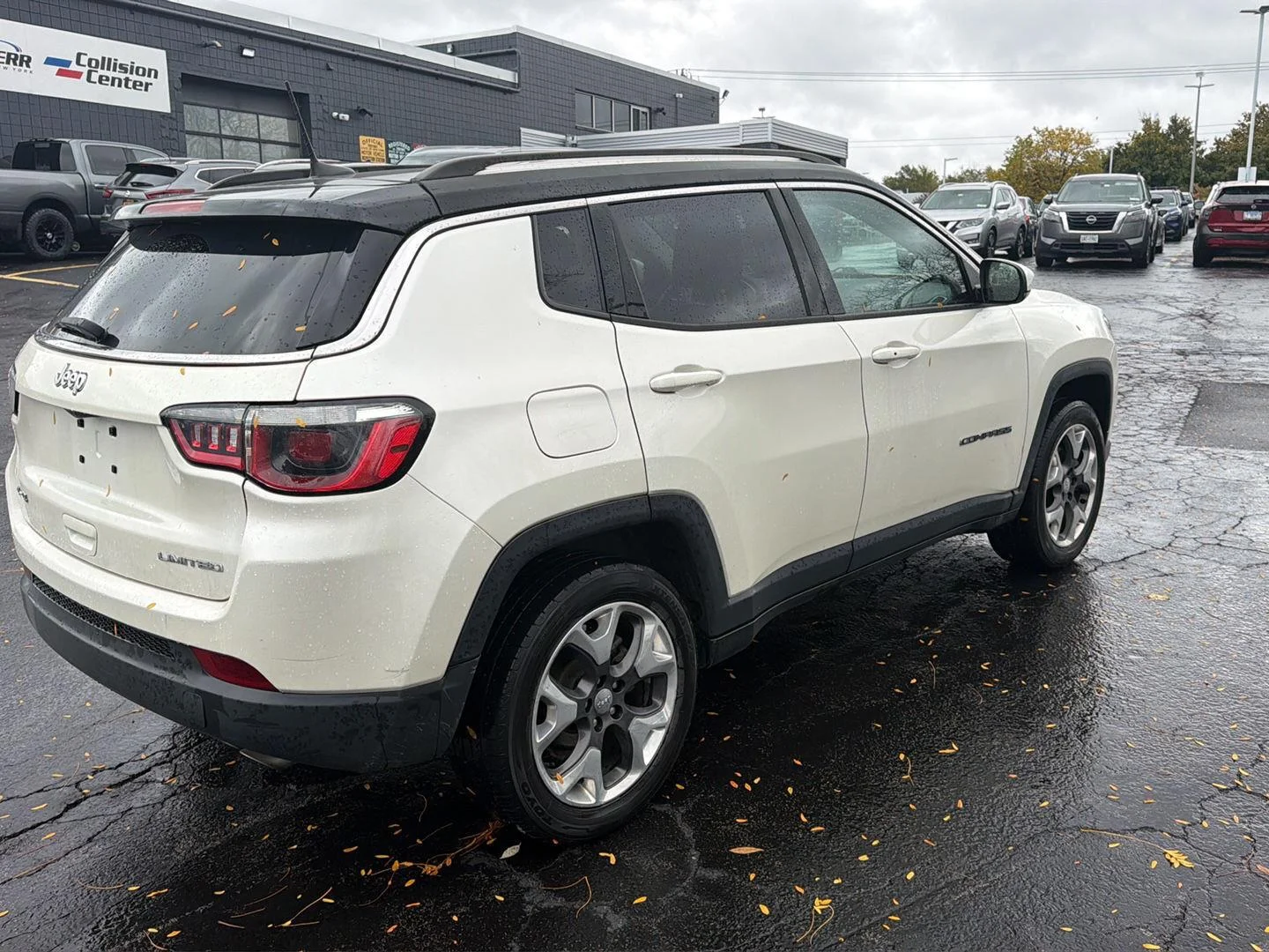 Used 2019 Pearl White Tri-Coat Jeep Limited image 6
