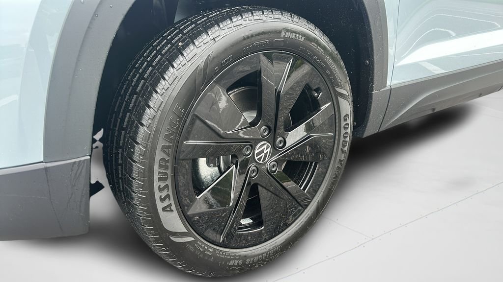 New 2026 Monument Gray Volkswagen 1.5T SE image 40