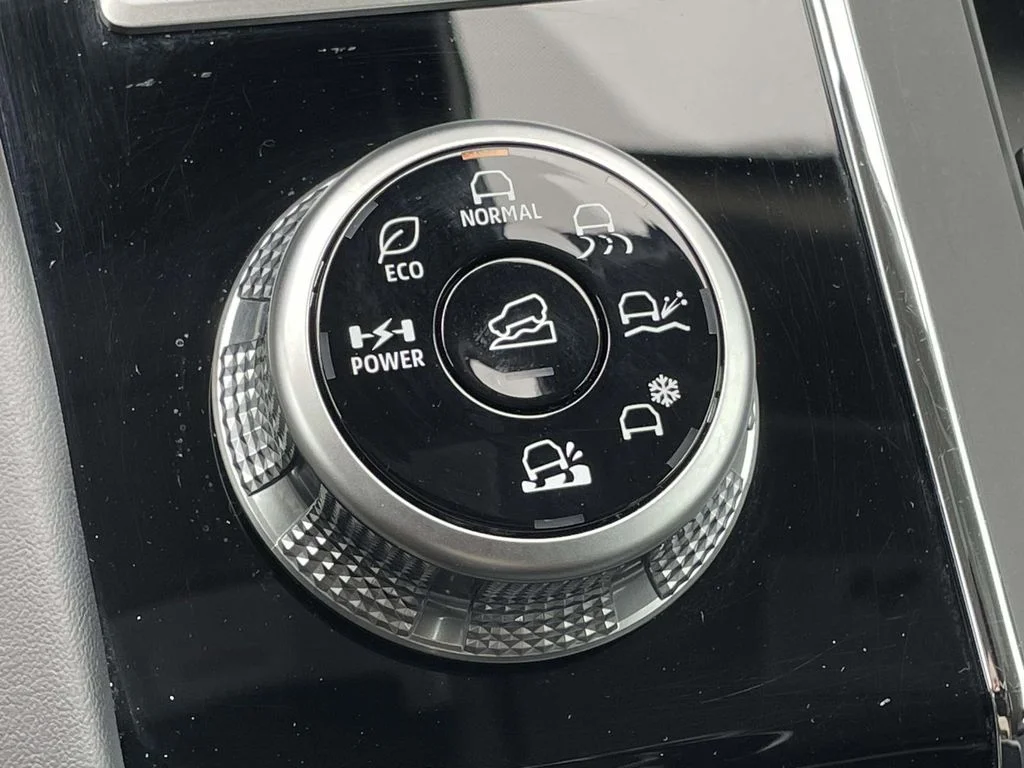 2025 Mitsubishi Outlander Plug-in Hybrid SE - Photo 22