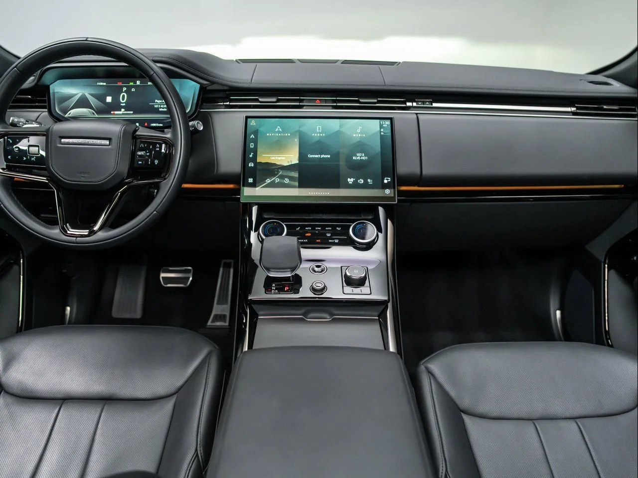 Used 2023 Black Land Rover SE Dynamic image 26