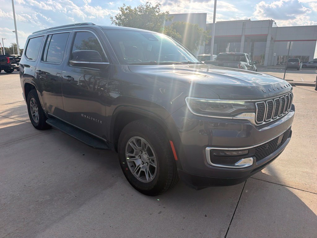 Used 2023 Gray Jeep Base image 4