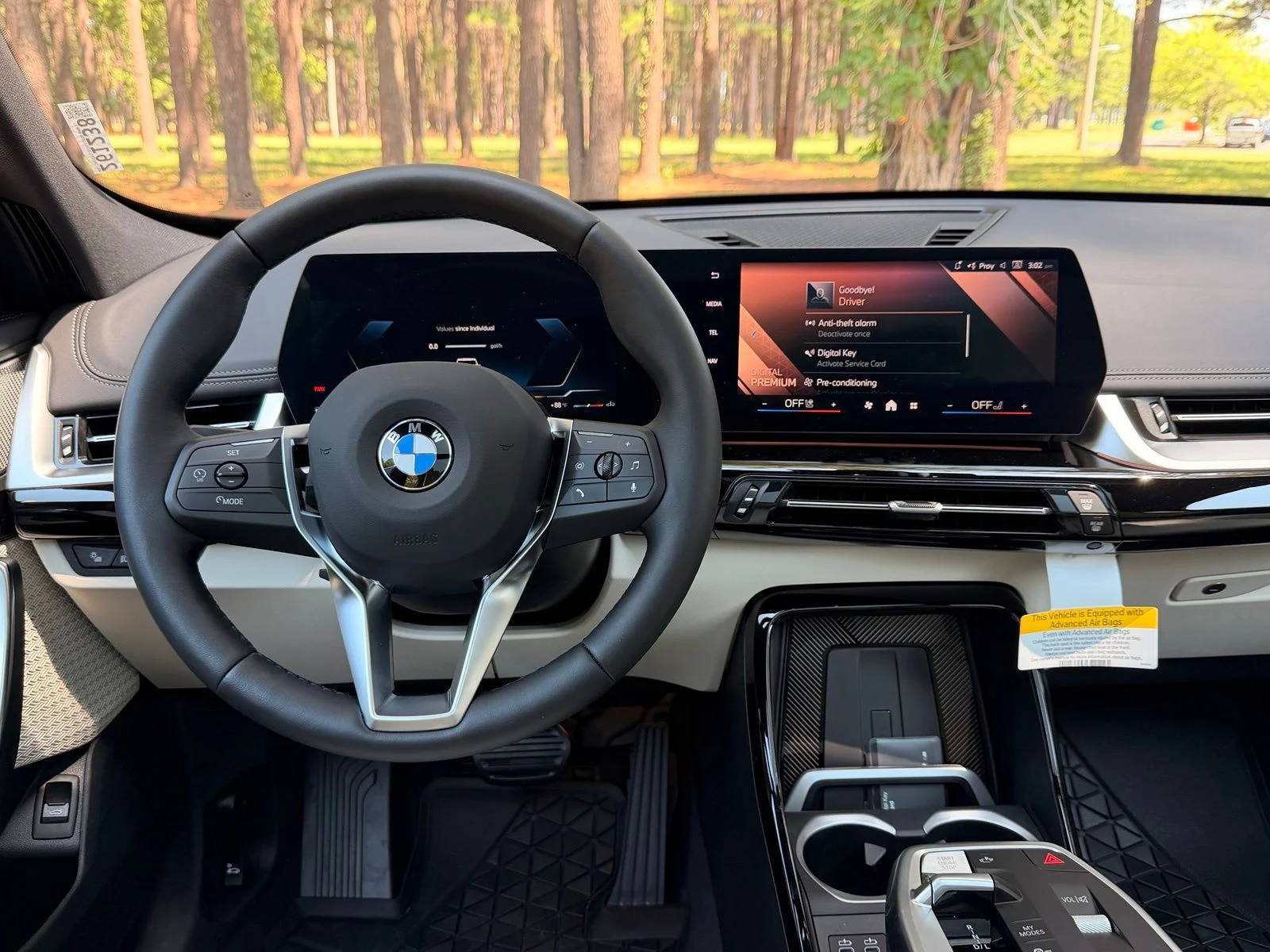 New 2026 Mineral White Metallic BMW xDrive28i image 3
