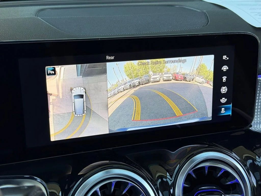 Certified Used 2023  Mercedes-Benz GLB 250 image 5