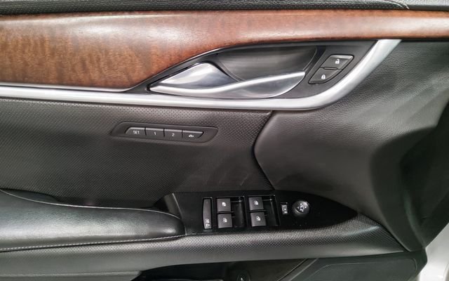Used 2019 Silver Cadillac Luxury image 28