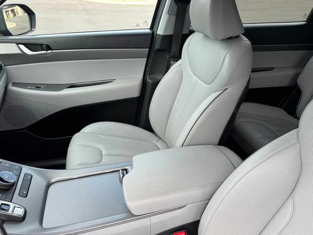 Used 2024 Gray Hyundai SEL image 10