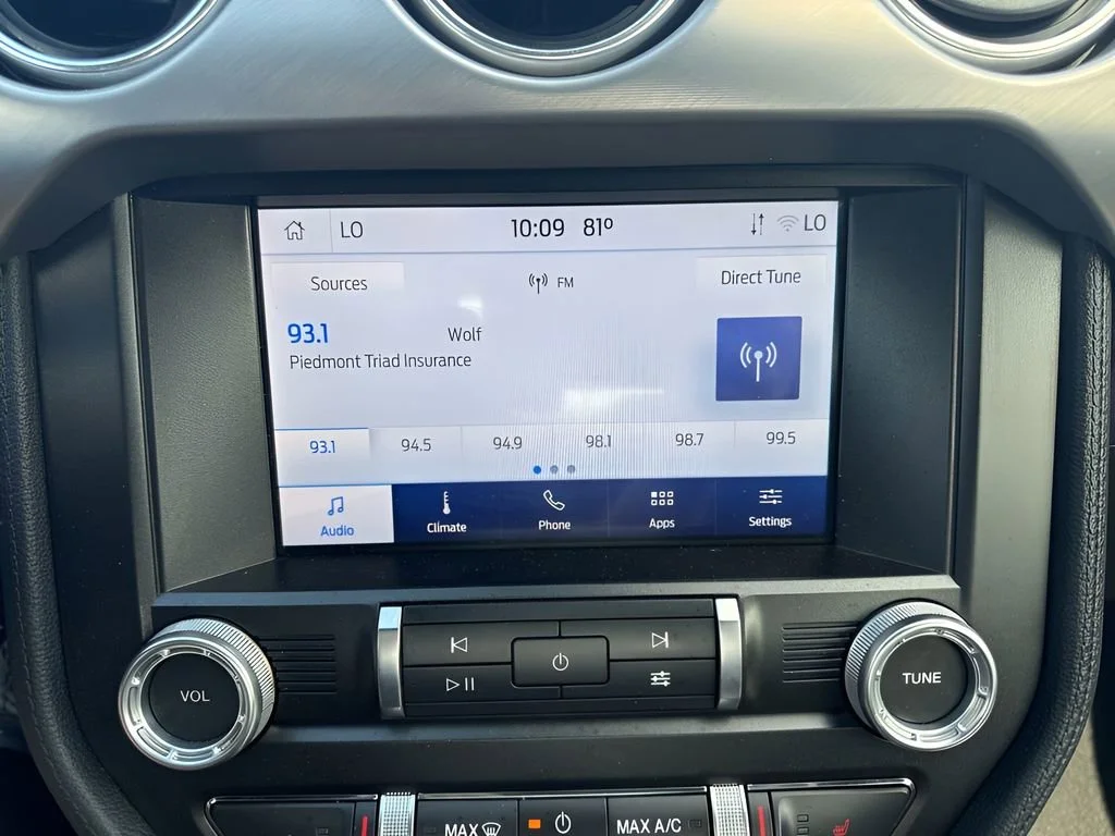Used 2022  Ford GT image 16