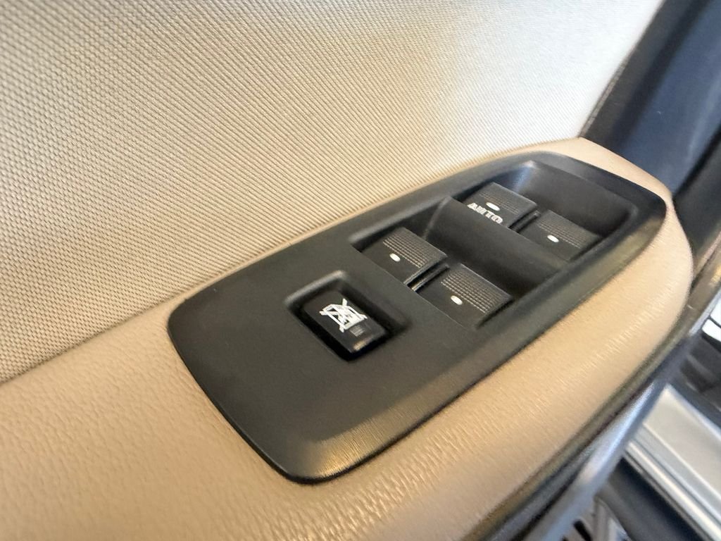 Used 2020 Silver Ford XLT image 11
