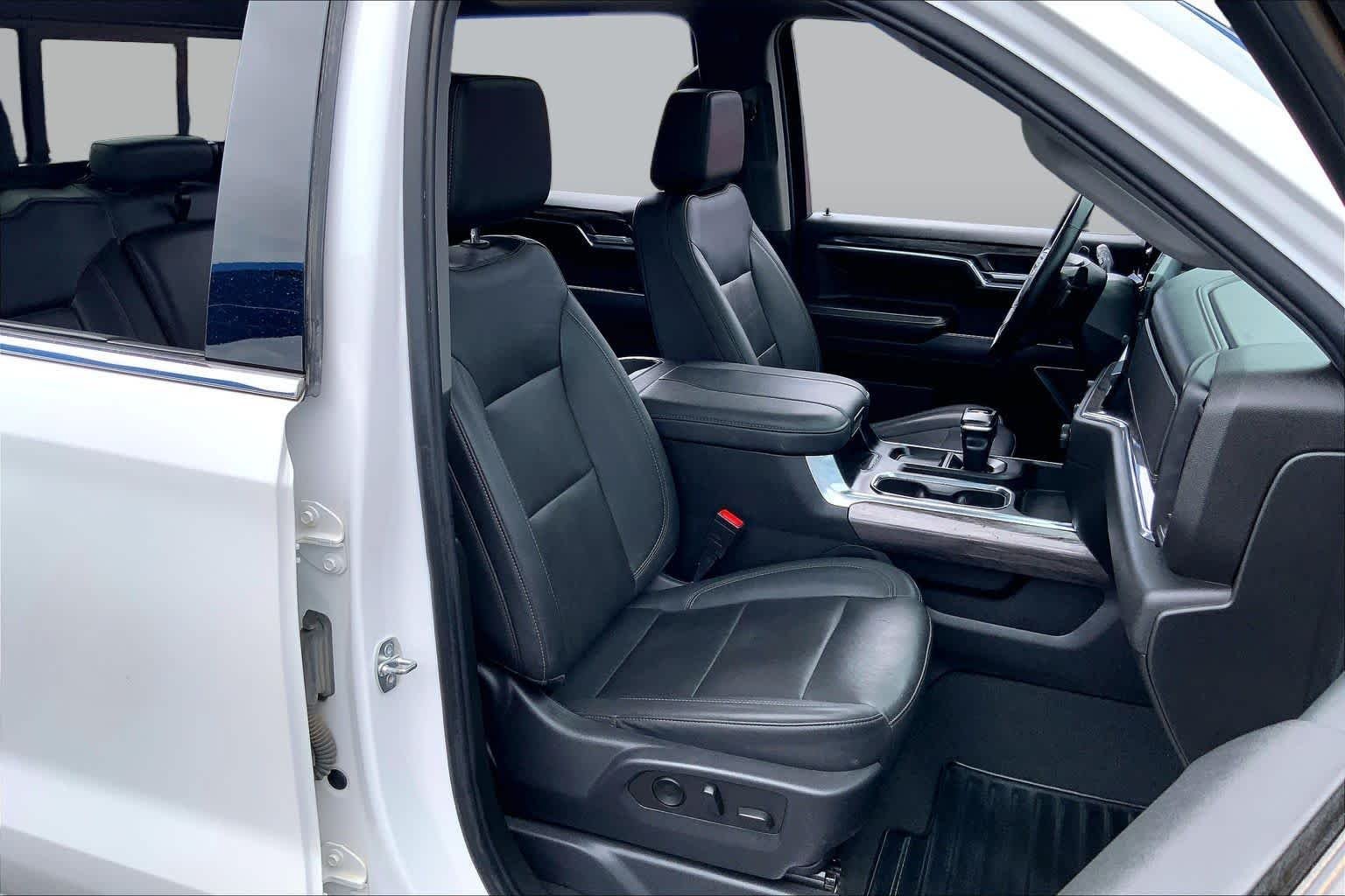 Used 2023 Iridescent Pearl Tricoat Chevrolet LTZ image 7
