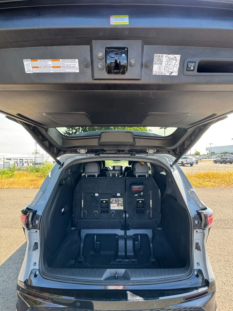 Used 2023 Cement Toyota XSE image 9