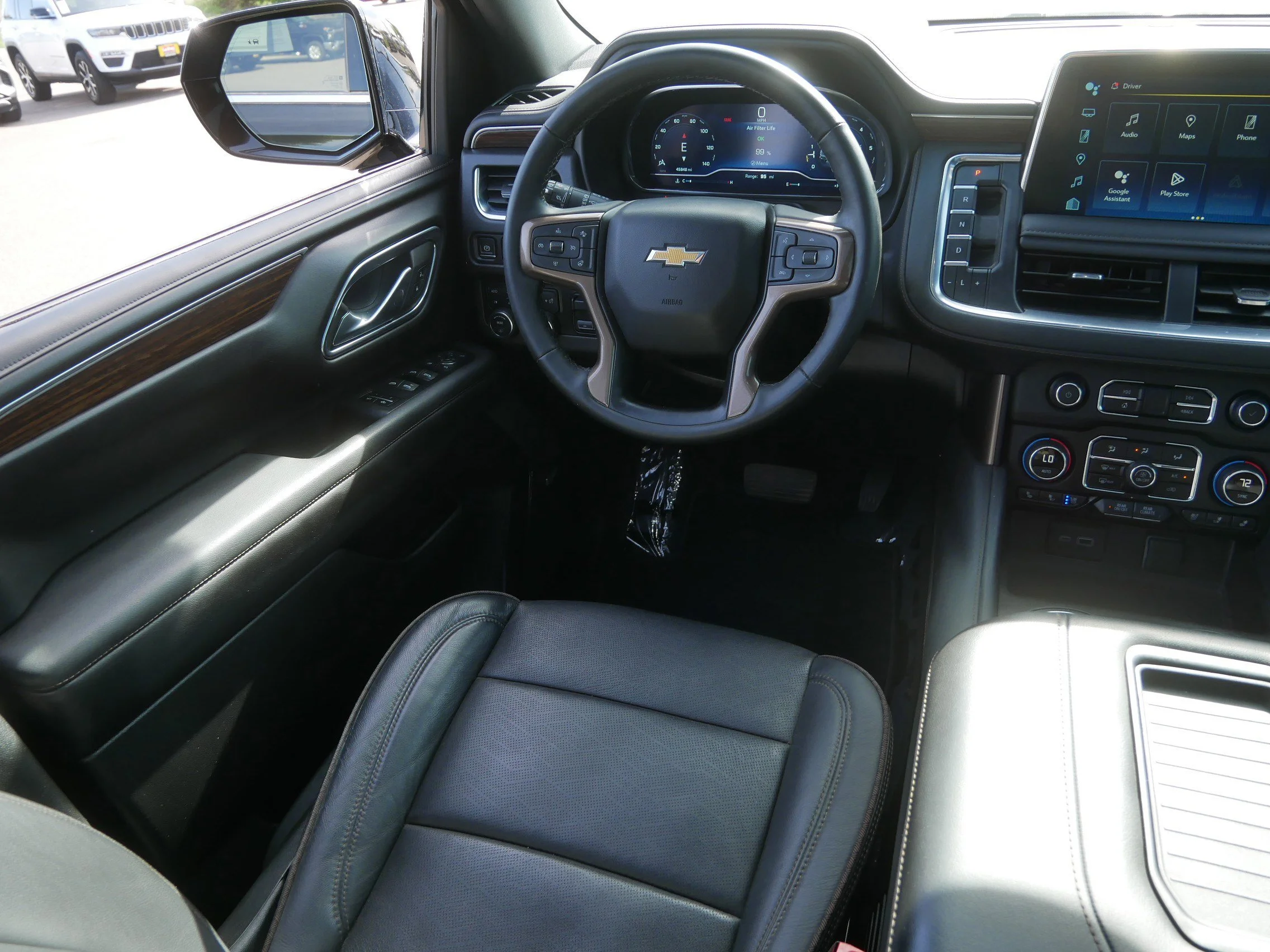 Used 2024 Black Chevrolet High Country image 16