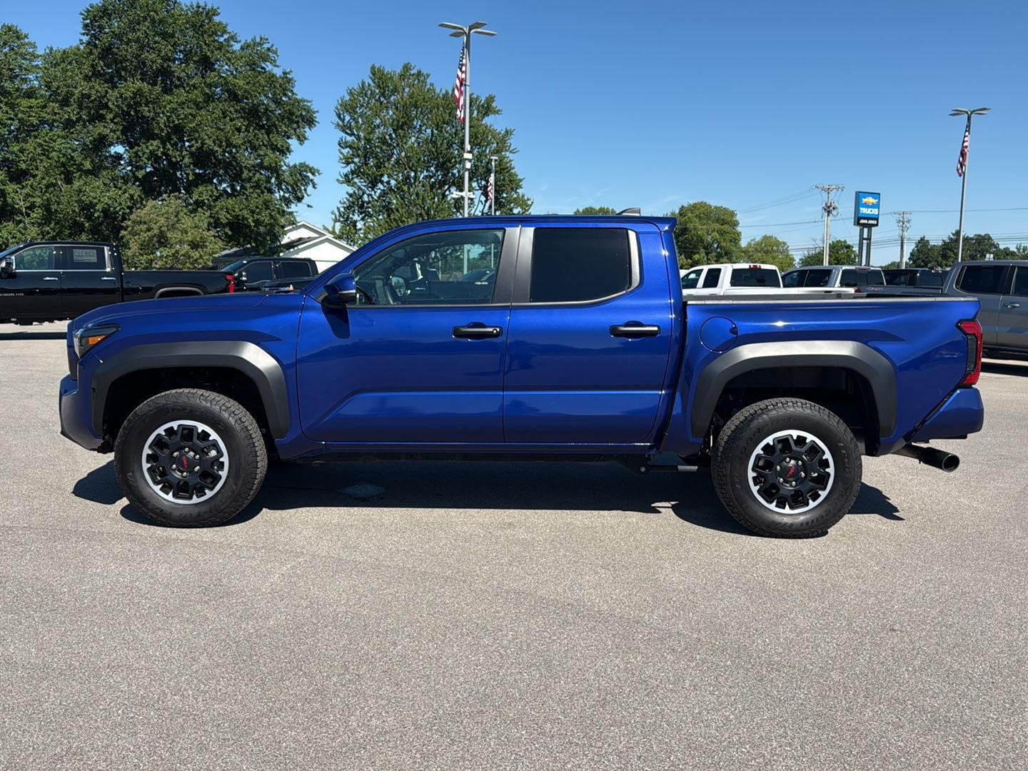 Used 2024 Blue Toyota SR5 image 7
