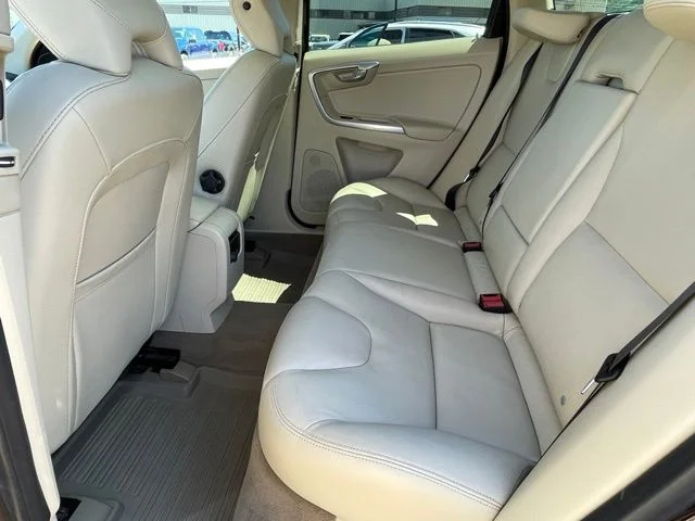 Used 2015 Brown Volvo T6 Premier Plus image 23