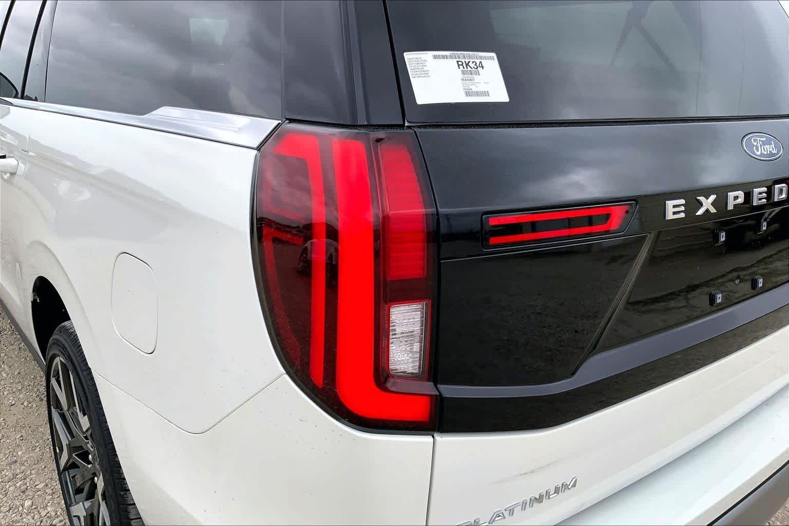 New 2026 Star White Metallic Tri-Coat Ford MAX Platinum® image 11