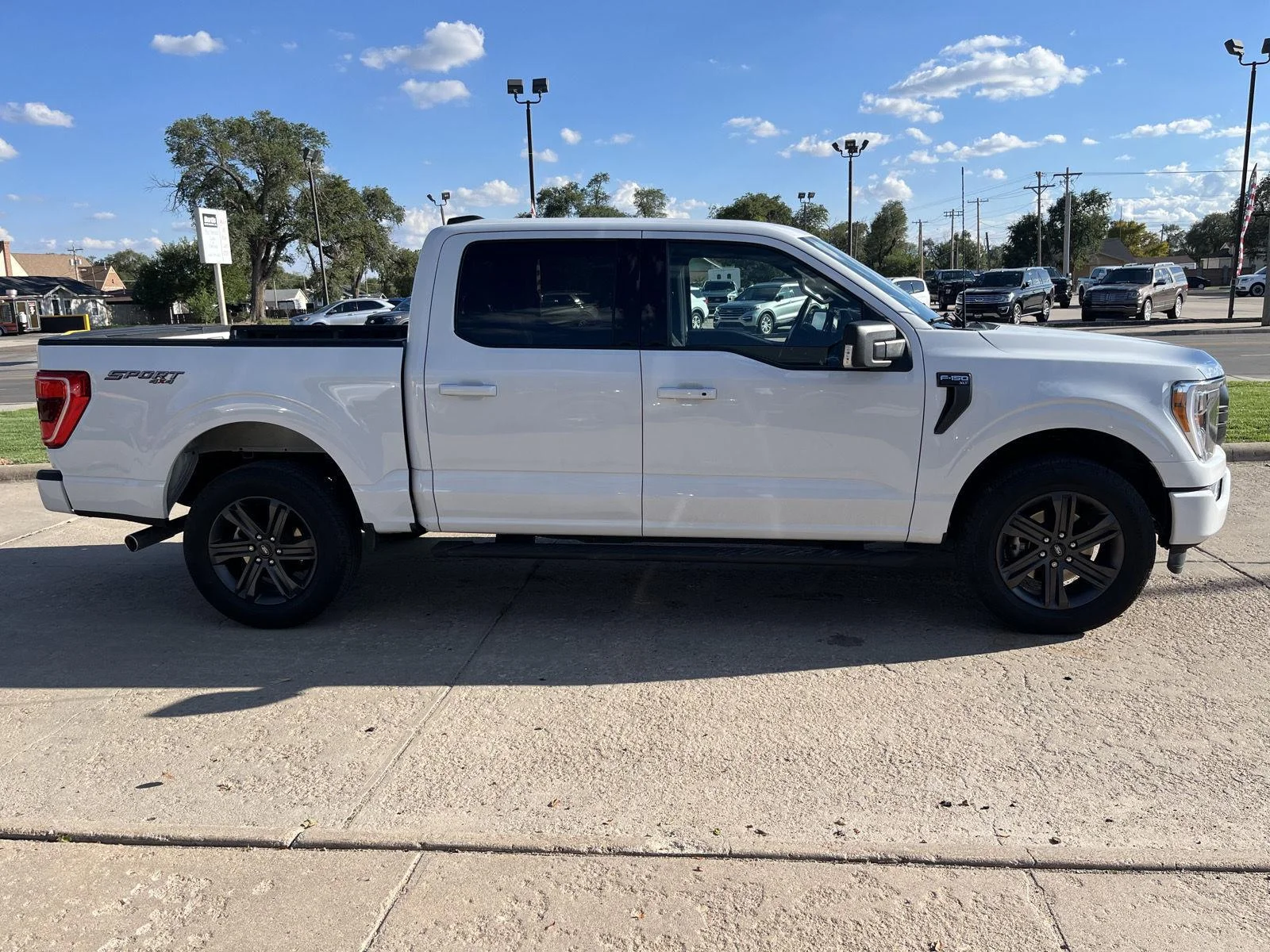 Certified Used 2023 Oxford White Ford XLT image 7