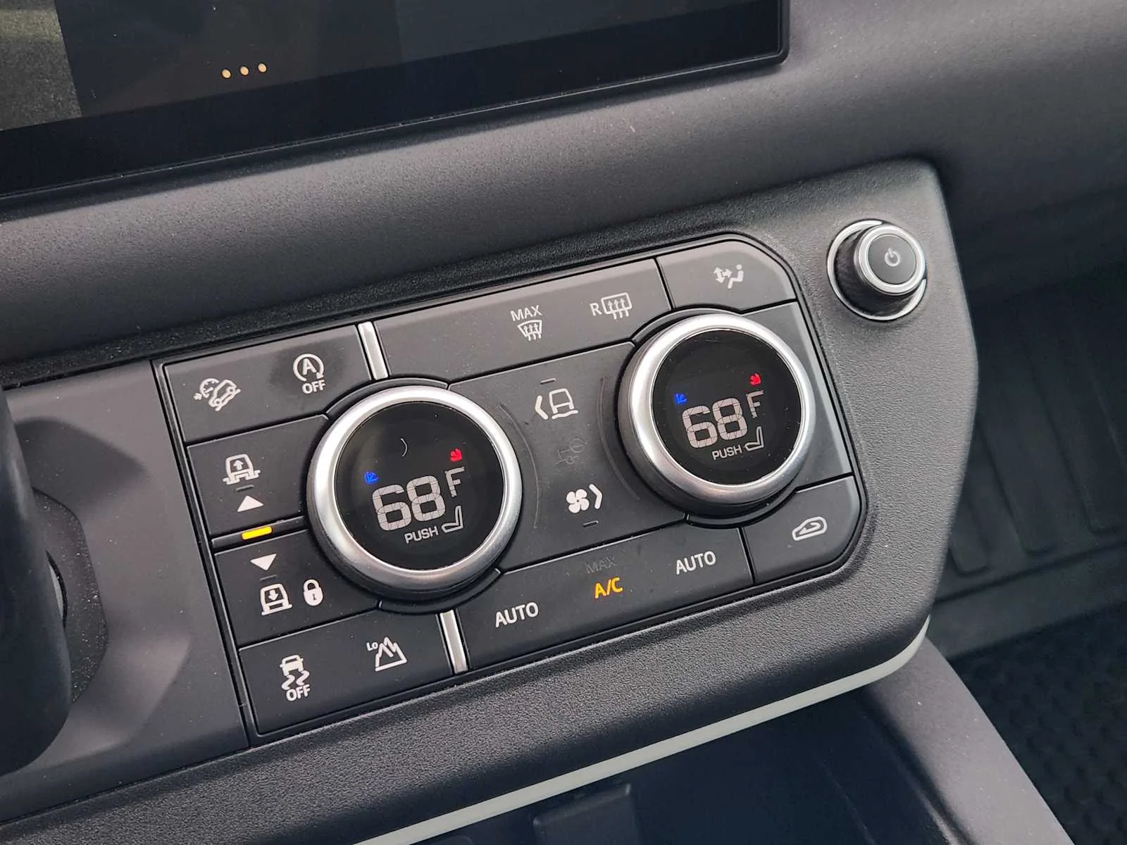 Used 2022 Eiger Grey Metallic Land Rover SE image 19