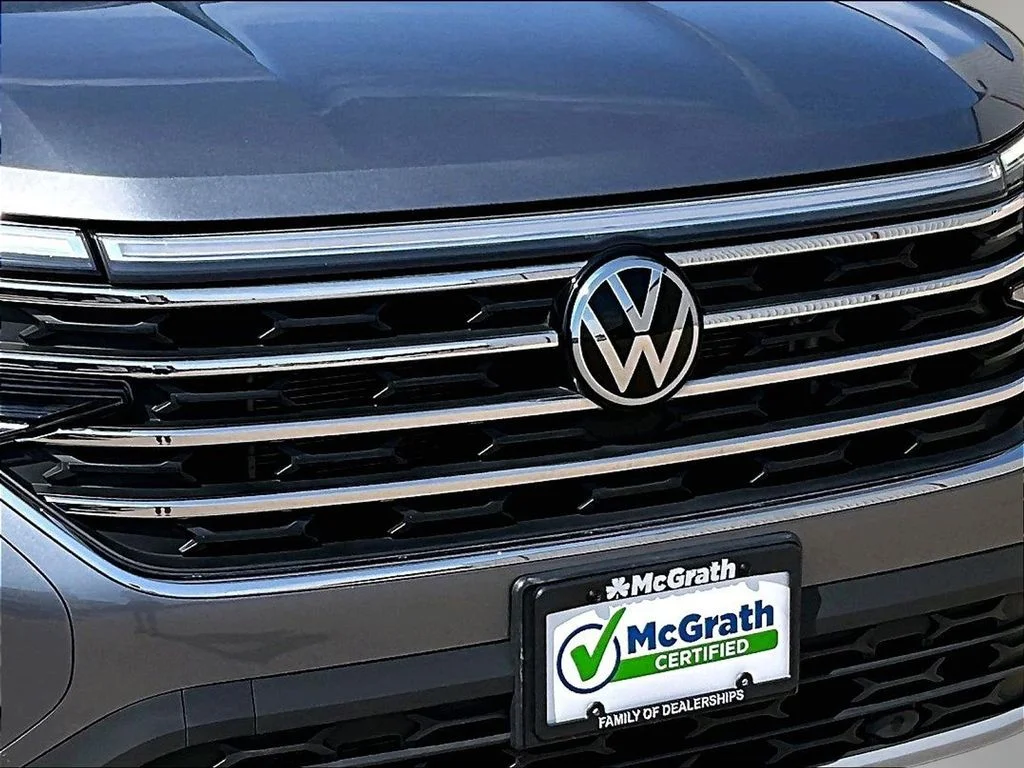 Certified Used 2025 Gray Volkswagen 2.0T SE w/Technology image 35