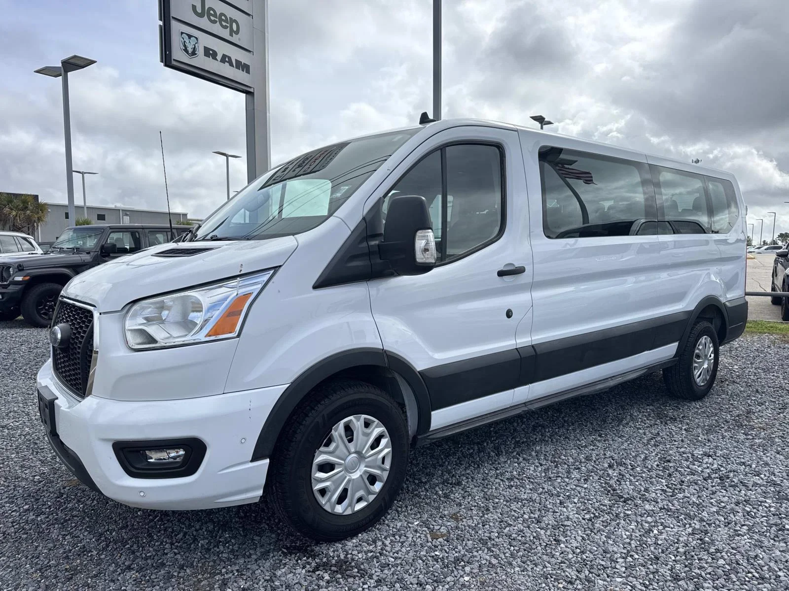 Used 2021 White Ford T-350 148 Low Roof XL RWD image 3