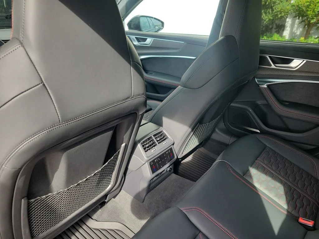 Used 2024 Daytona Gray Pearl Effect Audi 4.0T image 10