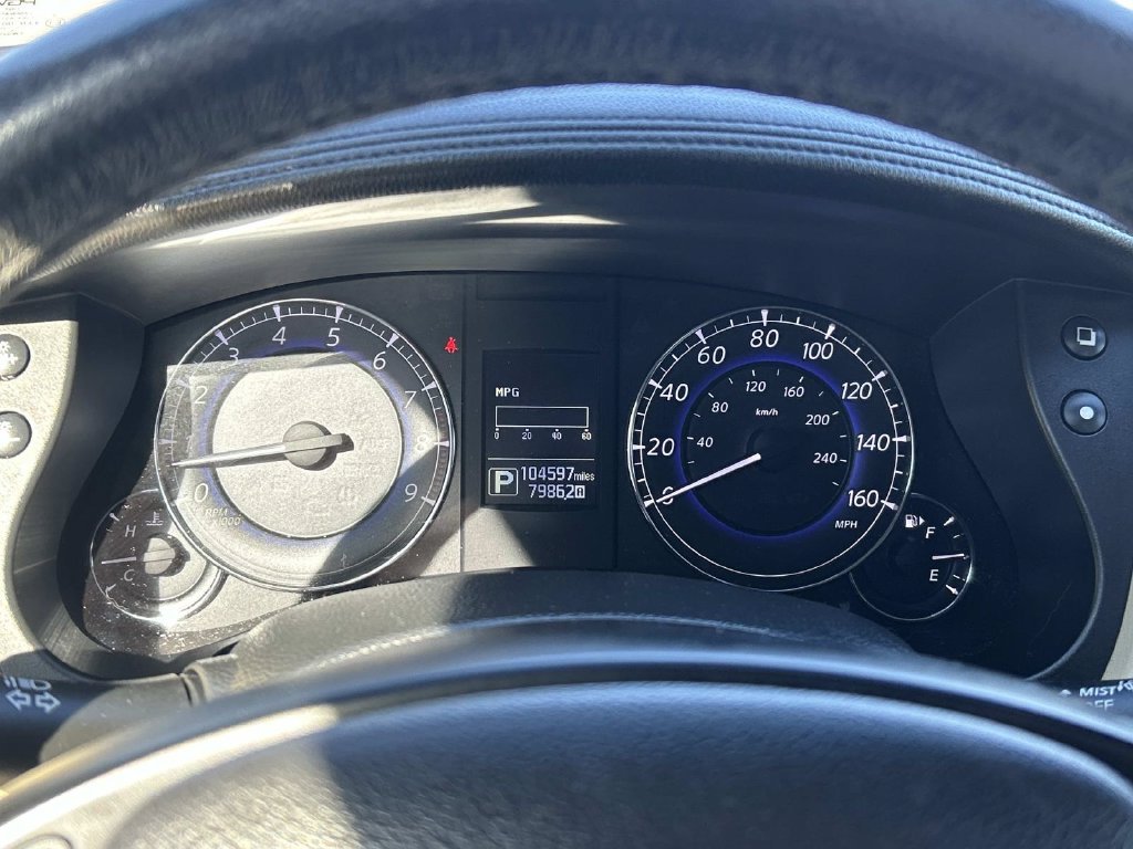 Used 2017 Black INFINITI Base image 24