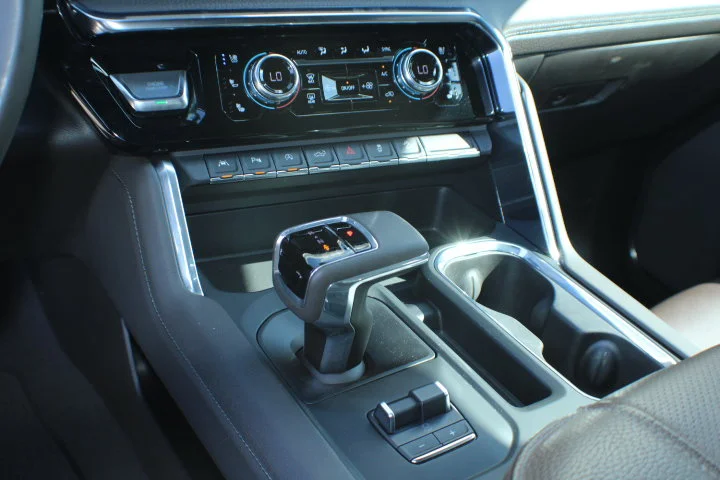 Used 2023 WHITE FROST TRICOAT GMC Denali image 13