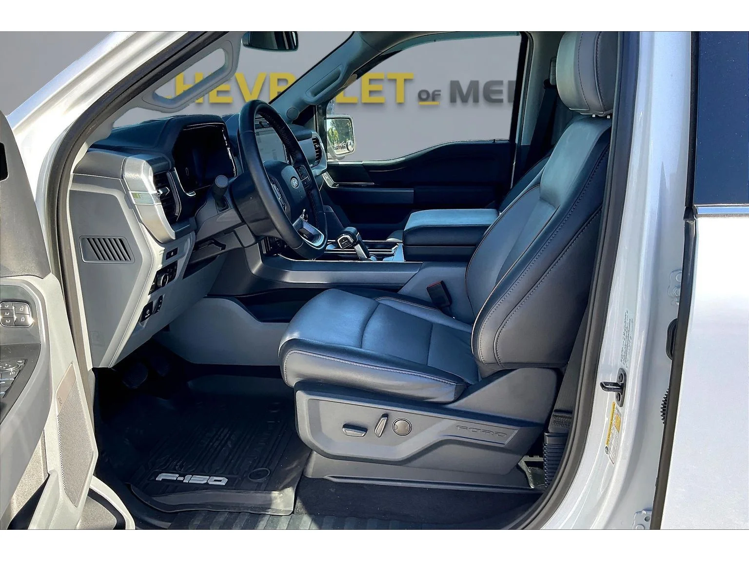 Used 2025 White Ford LARIAT image 11