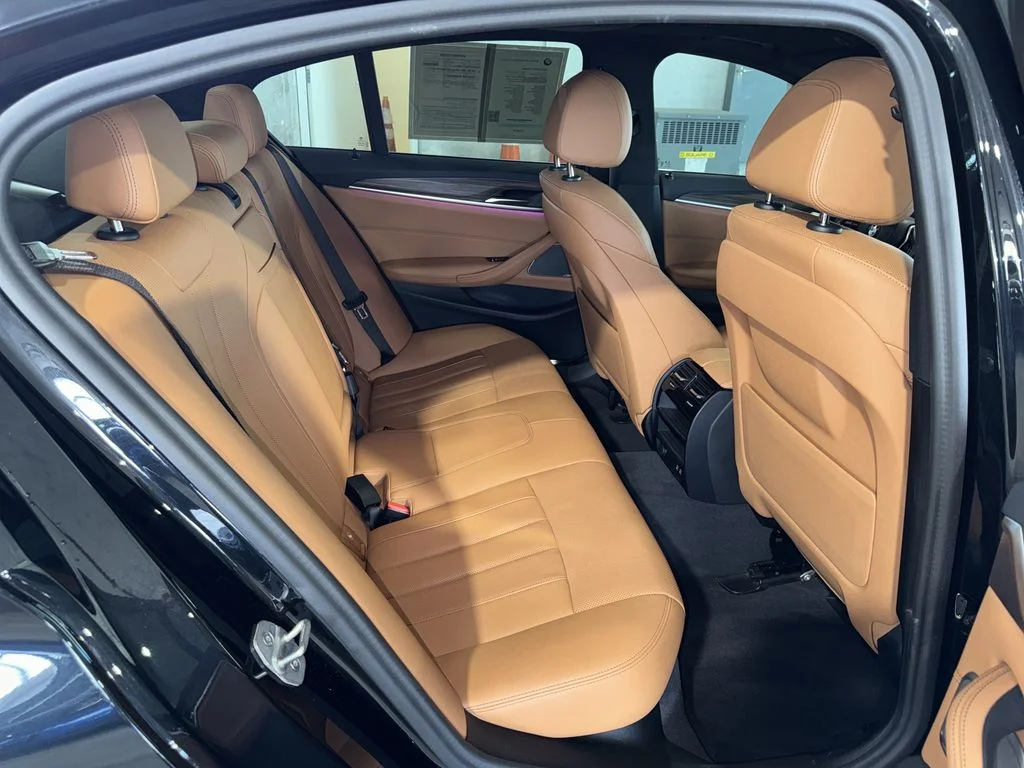Used 2023 Black BMW 530i image 9