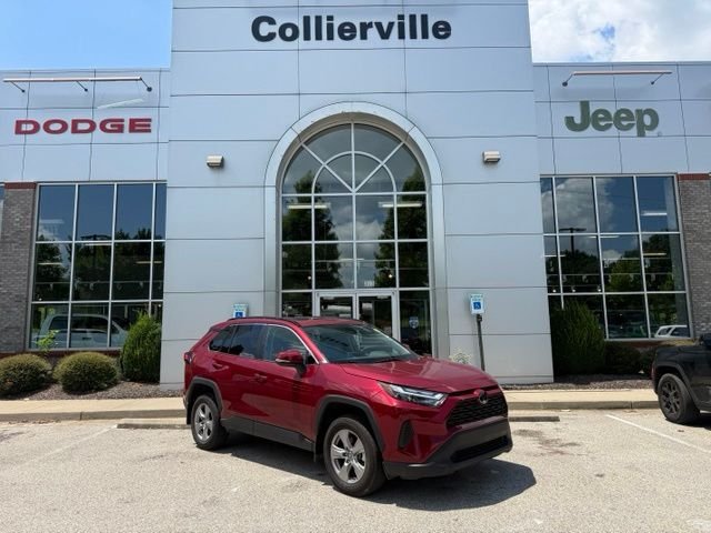 Used 2025 Red Toyota XLE image 1
