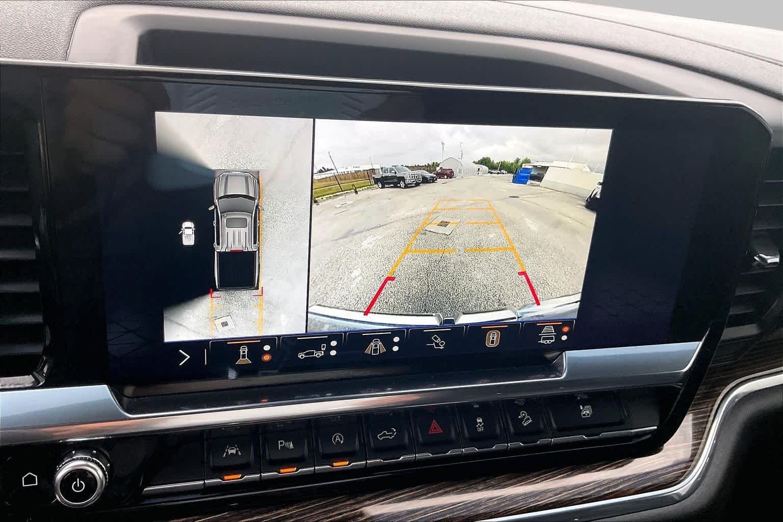 Used 2025 Sterling Metallic GMC Elevation image 26