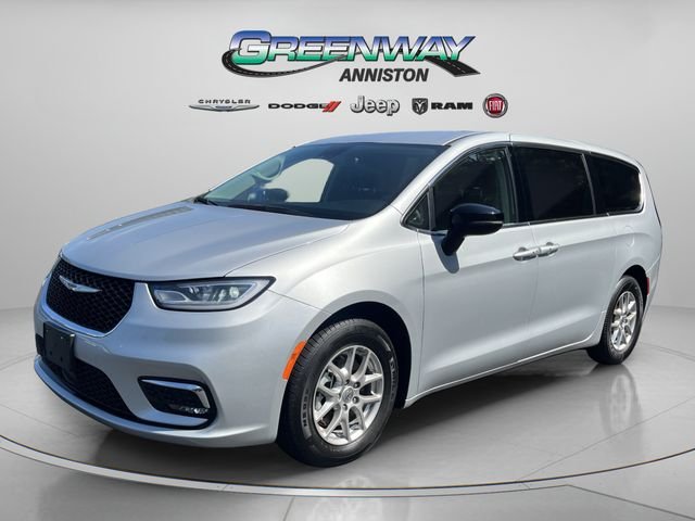 Used 2024 Silver Mist Clearcoat Chrysler Touring L image 3