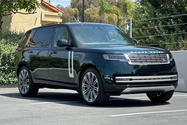 New 2026 British Racing Green Land Rover Autobiography image 7