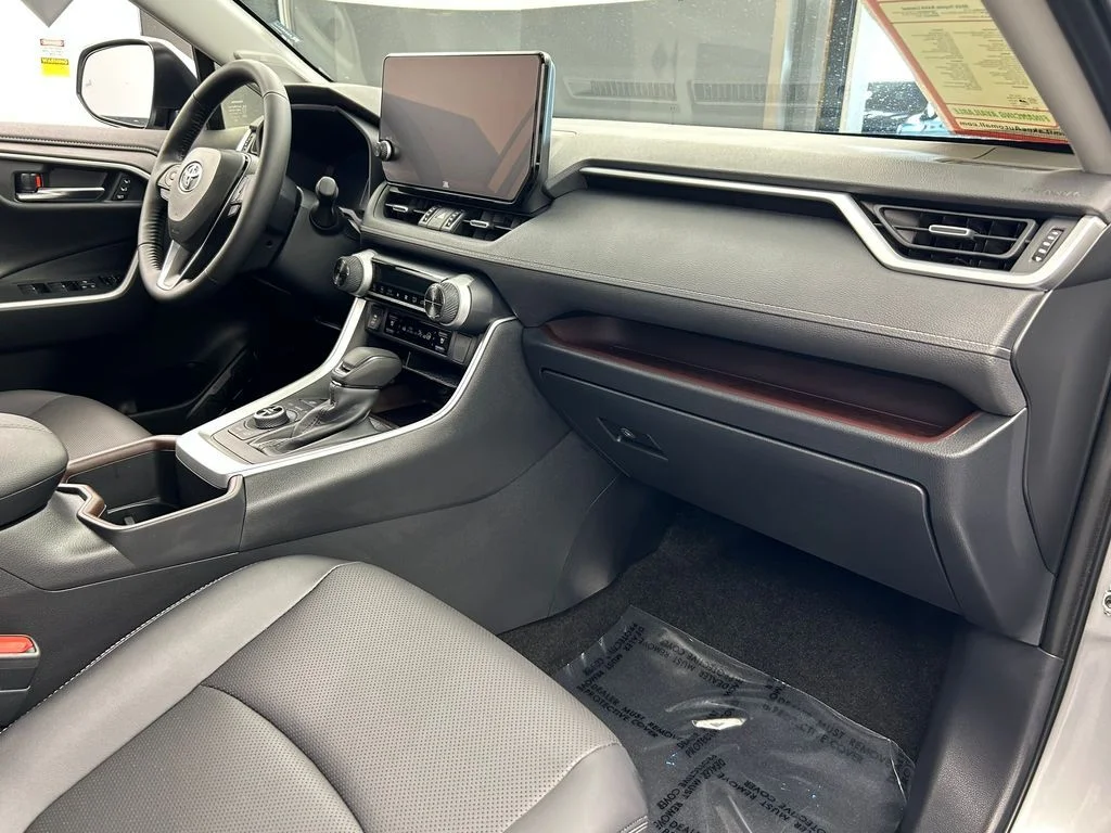 Used 2025 Silver Sky Metallic Toyota Limited image 50