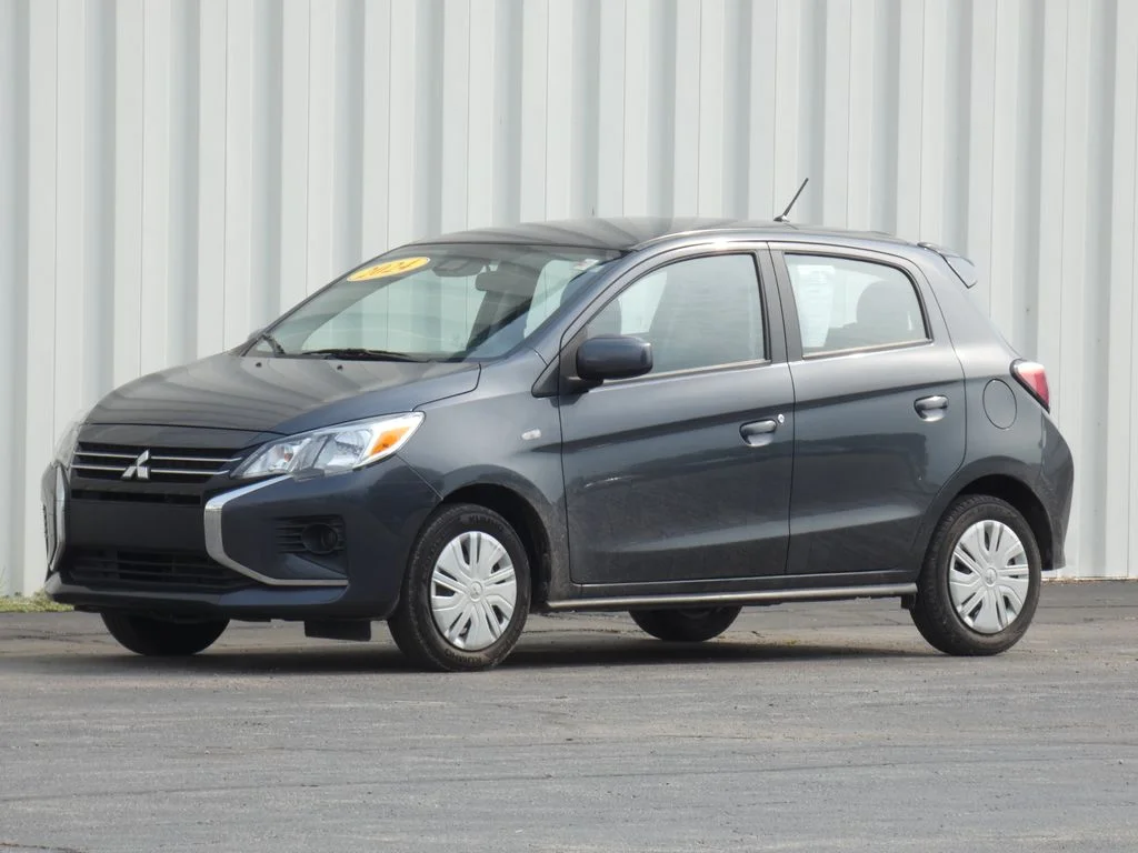 Used 2024 Gray Mitsubishi  image 33