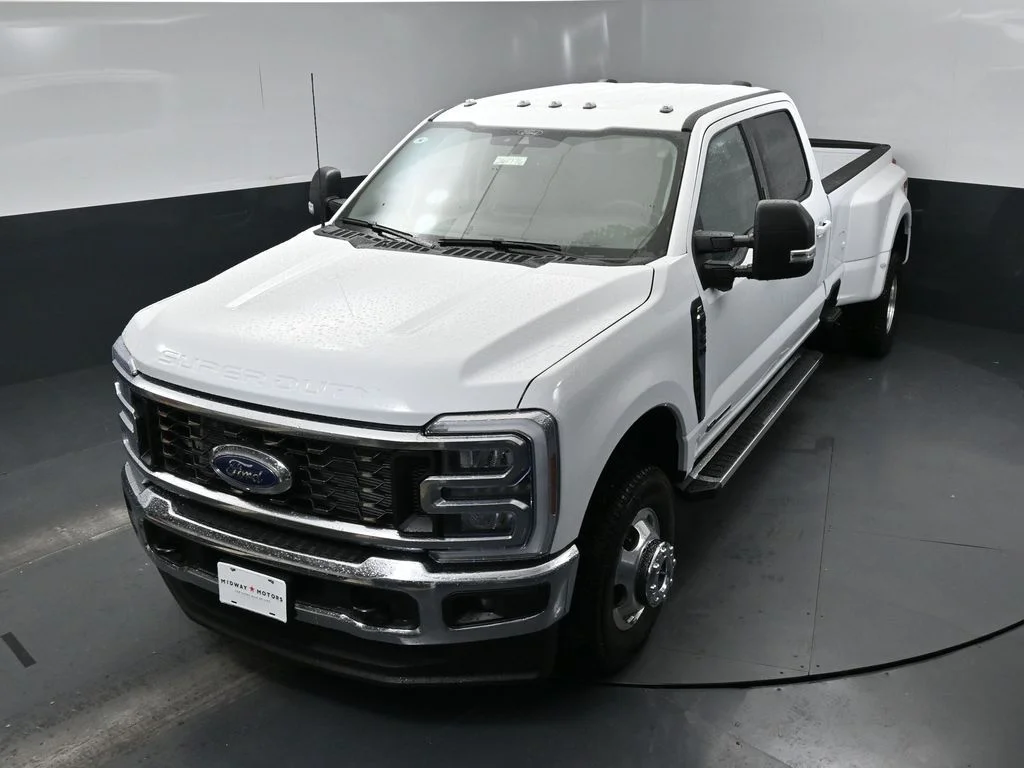 New 2026 Oxford White Ford F-350® XLT image 34
