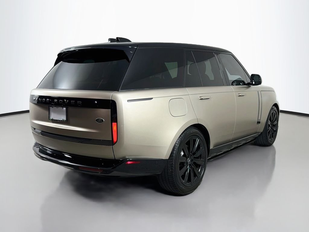 Used 2023 Gold Land Rover SE image 6