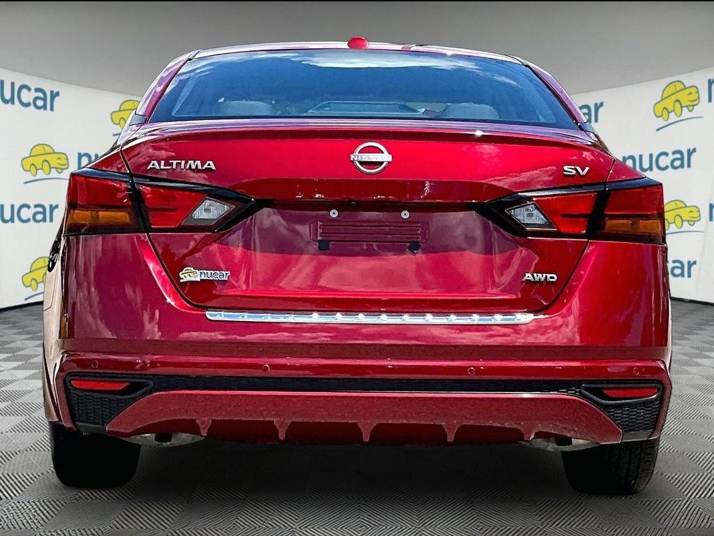 Certified Used 2023 Red Nissan 2.5 SV image 5