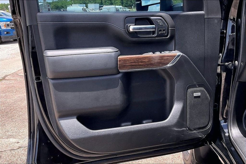 Used 2023 Black Chevrolet High Country image 17
