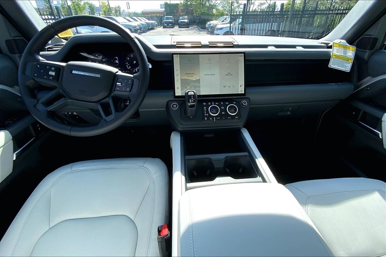 New 2026 Borasco Grey LAND ROVER X-Dynamic SE image 5