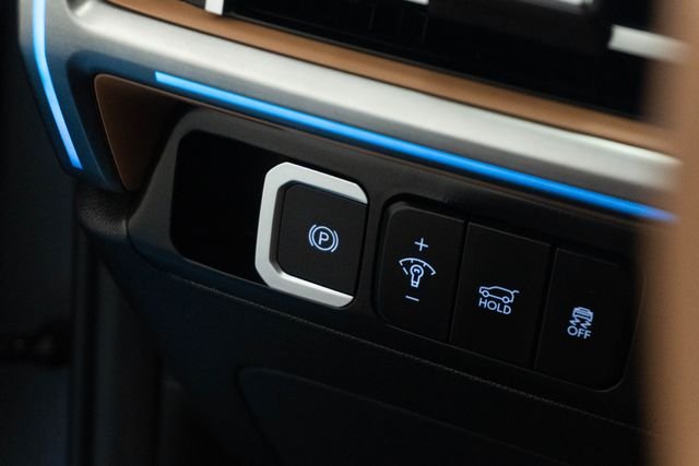 2025 Hyundai Santa Fe Limited - Photo 12