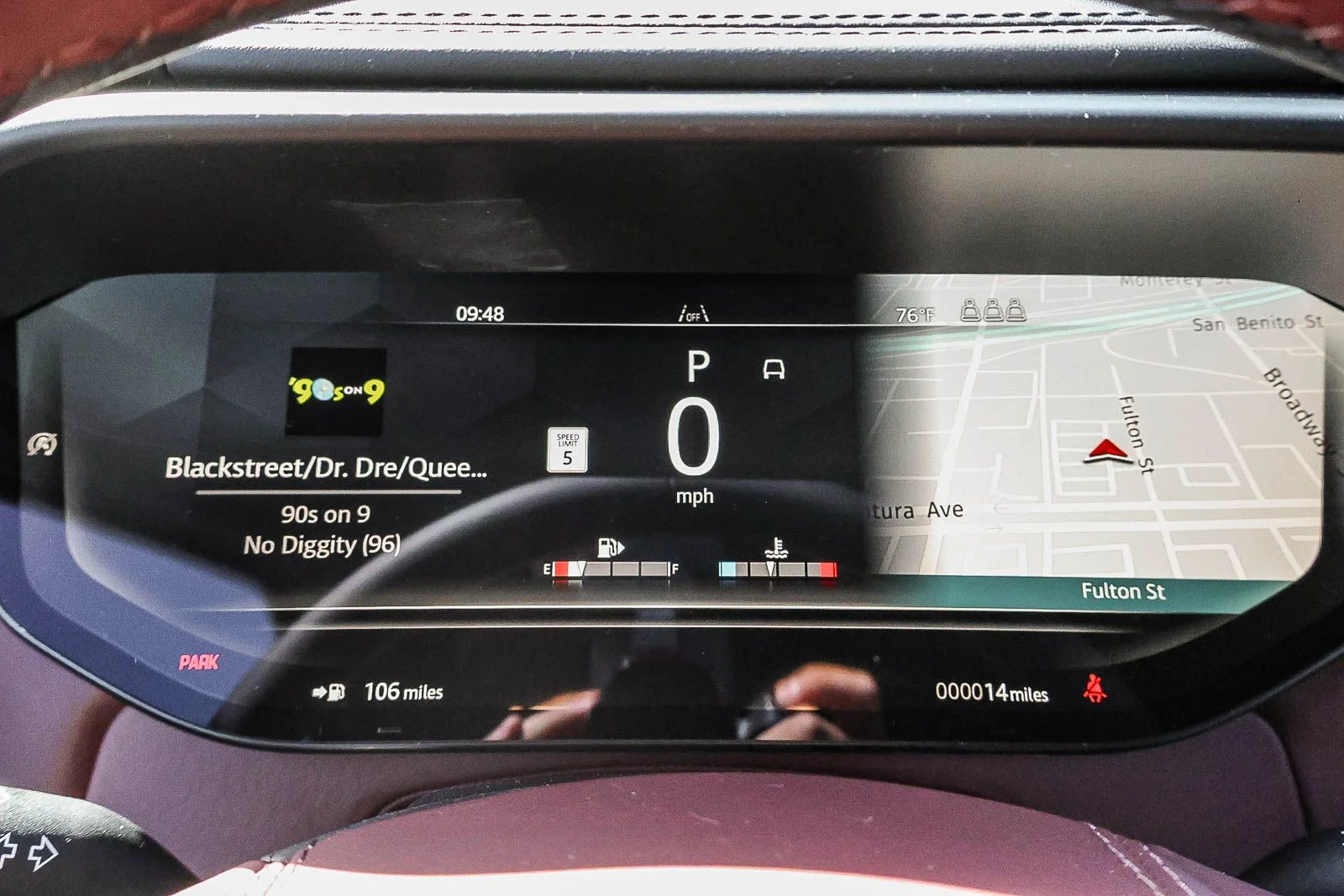 New 2026 Santorini Black Land Rover Dynamic SE image 32
